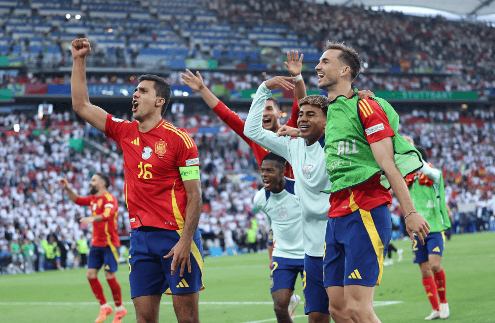 华体会网站-狼队主场击败阿斯顿维拉，保级压力稍减(狼队vs阿斯顿维拉分析)